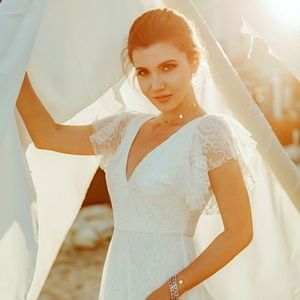 A- line flutter sleeve wedding dress, NWT